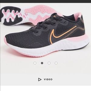 Women Nike renew Run shoes